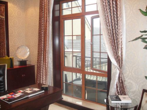 北京铝包木门窗