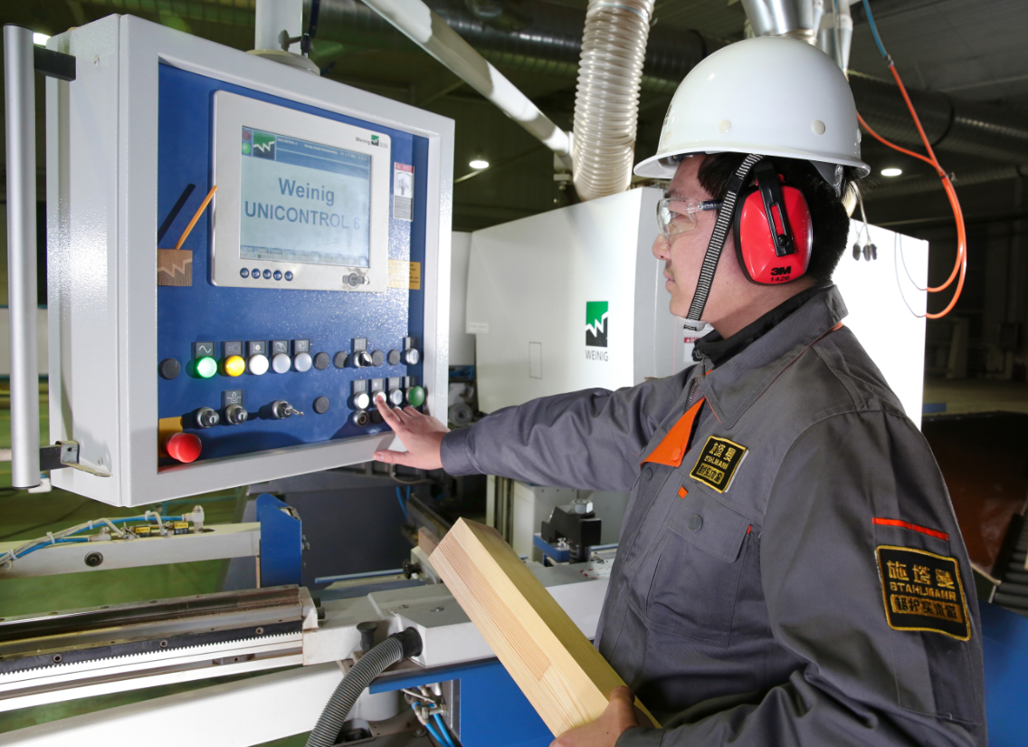 施塔曼13道工艺：诠释木窗“科技精准+工匠精神”